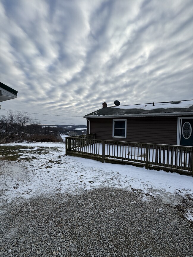 211 Dividing Ridge Rd in Amity, PA - Building Photo - Building Photo