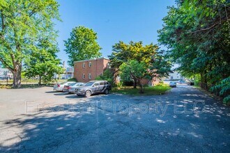 353 Main St in East Hartford, CT - Building Photo - Building Photo