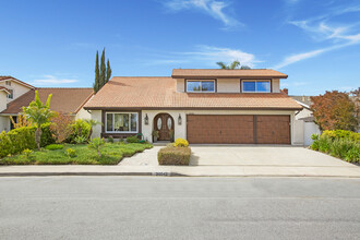 26542 Valpariso Dr in Mission Viejo, CA - Foto de edificio - Building Photo