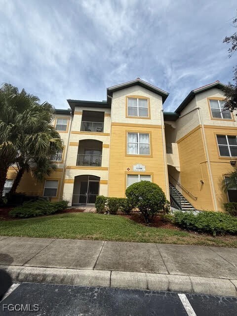 11500 Villa Grand