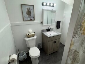 1630 Nebraska St, Unit Upper in Oshkosh, WI - Building Photo - Building Photo