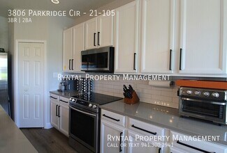 3806 Parkridge Cir in Sarasota, FL - Building Photo - Building Photo