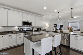 7722 Dagny Wy in Elkridge, MD - Building Photo - Building Photo