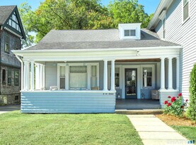 2233 Main St in Glastonbury, CT - Building Photo