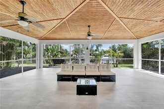 15180 Lyneburg Ave in Port Charlotte, FL - Foto de edificio - Building Photo