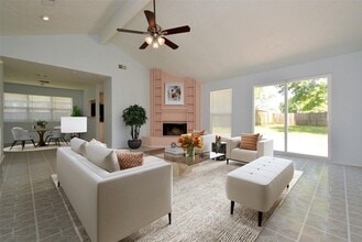 15702 Timber Rock Dr in Houston, TX - Building Photo - Building Photo