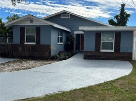 2108 W Powhatan Ave in Tampa, FL - Building Photo