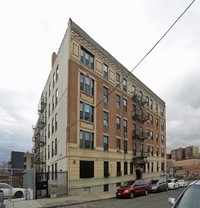 440 E 182nd St in Bronx, NY - Building Photo - Building Photo