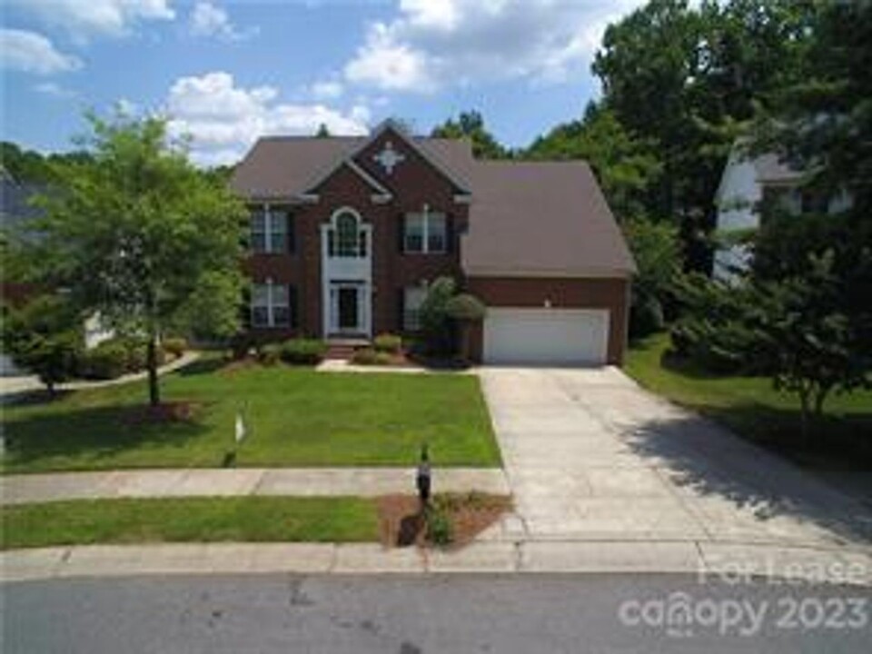 10819 Wilklee Dr in Charlotte, NC - Building Photo