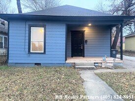 1121 S Quaker Ave in Tulsa, OK - Building Photo