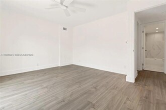 805 NW 13th St in Fort Lauderdale, FL - Foto de edificio - Building Photo