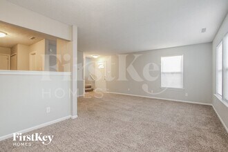 10870 Sweetsen Rd in Camby, IN - Foto de edificio - Building Photo