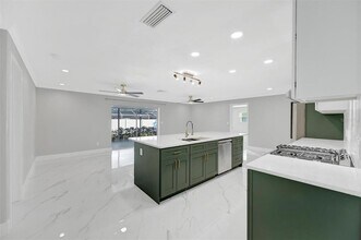 5215 Denver St NE in St. Petersburg, FL - Building Photo - Building Photo