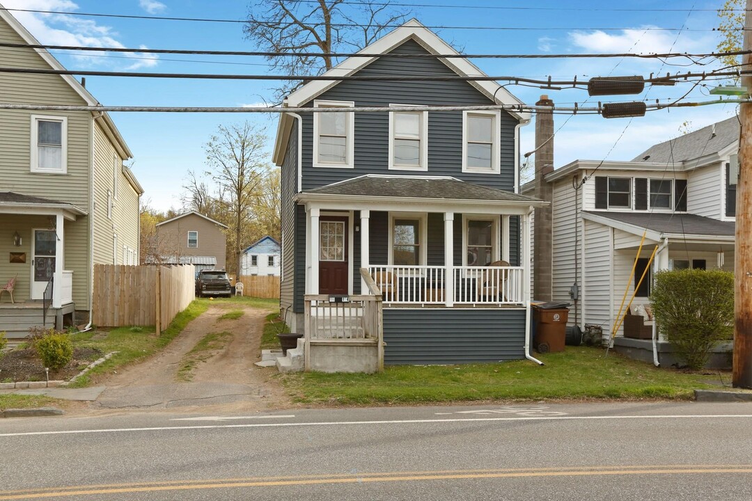 194 Hurley Ave in Kingston, NY - Building Photo