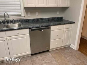 7031 Ridgebrook Dr in Charlotte, NC - Building Photo - Building Photo