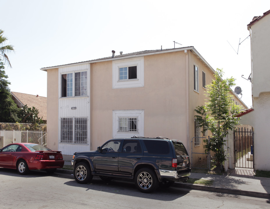 6729 Malabar St in Huntington Park, CA - Foto de edificio