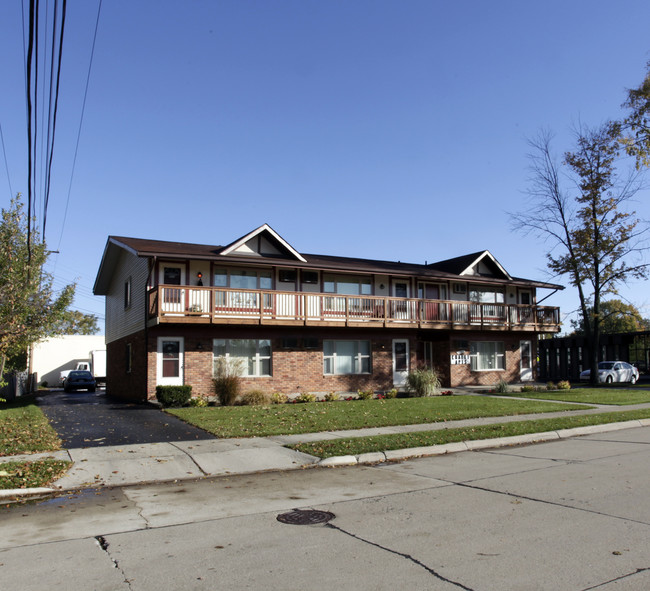 Chalet in Berkley, MI - Building Photo - Building Photo