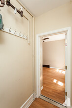 948 W Willow St, Unit 1 in Chicago, IL - Foto de edificio - Building Photo