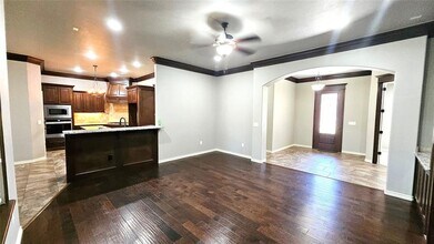 2017 Pembroke Ln in Edmond, OK - Building Photo - Building Photo