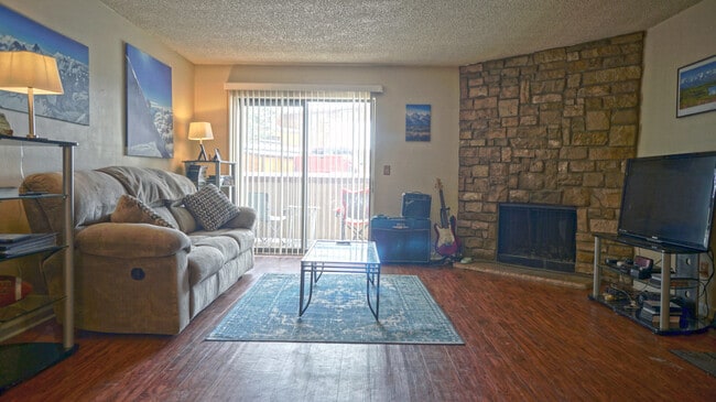 341 Wright St in Lakewood, CO - Building Photo - Building Photo