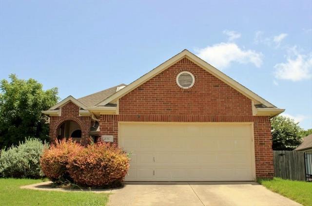 1636 Catherine St in Midlothian, TX - Foto de edificio