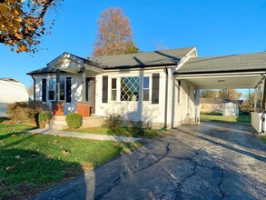 202 N Henderson Dr in Hopkinsville, KY - Building Photo - Building Photo