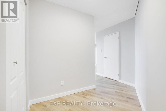 1380 Prince of Wales Dr in Ottawa, ON - Building Photo - Building Photo