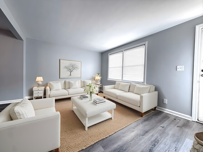 211 Spencer St in Naugatuck, CT - Building Photo - Building Photo