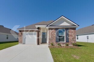 14213 War Admiral Ave in Denham Springs, LA - Building Photo