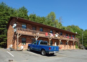 139 Weatherwood Ct in Winston-Salem, NC - Building Photo