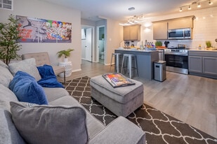 67th Suites in Lawton, OK - Building Photo