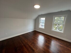 38 Foster St in Arlington, MA - Building Photo - Building Photo