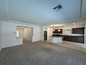 5678 Woodchester Ave in Las Vegas, NV - Building Photo - Building Photo