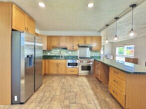 12 Kaimao St in Paia, HI - Building Photo - Building Photo