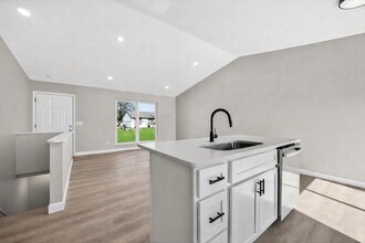 1362 Half Moon Dr in O'Fallon, MO - Building Photo - Building Photo