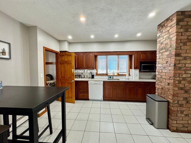 45 Bowen Ave, Unit 1