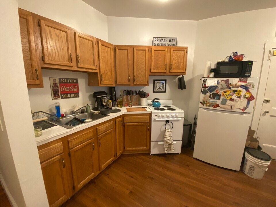1495 Beacon St, Unit 15 in Brookline, MA - Building Photo