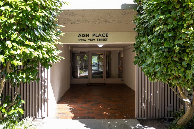 Aish Place in Vancouver, BC - Building Photo - Building Photo