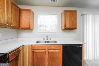 6930 Red Bone Way in Stonecrest, GA - Building Photo - Building Photo