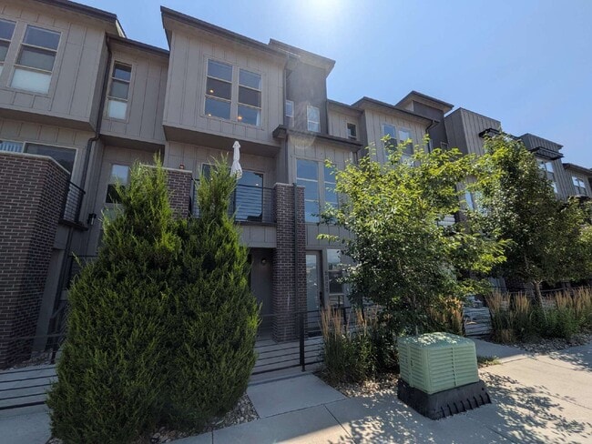 property at 5009 S Prince Pl