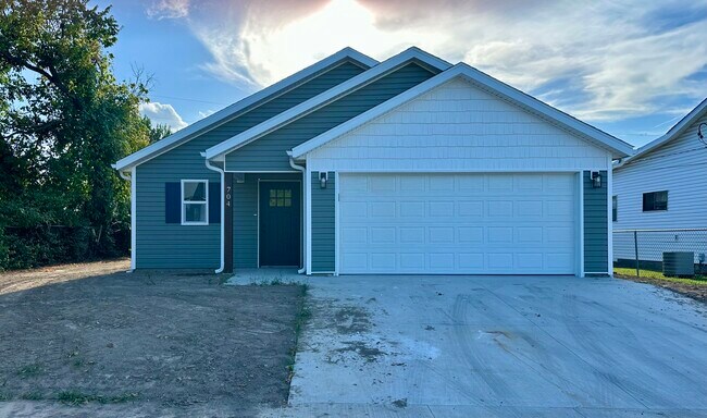 property at 704 N Liberty St