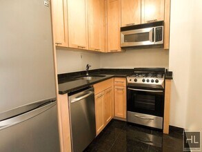 Fourth Avenue in New York, NY - Building Photo - Building Photo