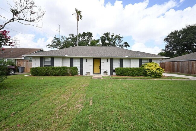 3007 Maple Grove Ln