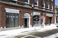 Colonial Apartments in Gardner, MA - Foto de edificio - Building Photo