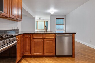 7010 S Clyde Ave in Chicago, IL - Building Photo - Building Photo