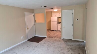 176 Maple Ave, Unit Bld 3 Unit 27 in Rutland, MA - Building Photo - Building Photo
