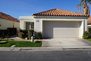 43917 Cll Las Brisas W in Palm Desert, CA - Building Photo