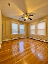 19 Brookledge St, Unit 1 in Boston, MA - Foto de edificio - Building Photo