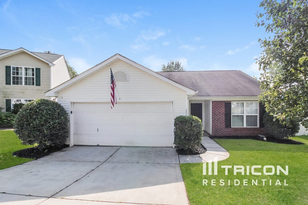 4827 Hopewood Ln in Charlotte, NC - Building Photo