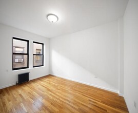 4329 39th Pl in Queens, NY - Building Photo - Building Photo